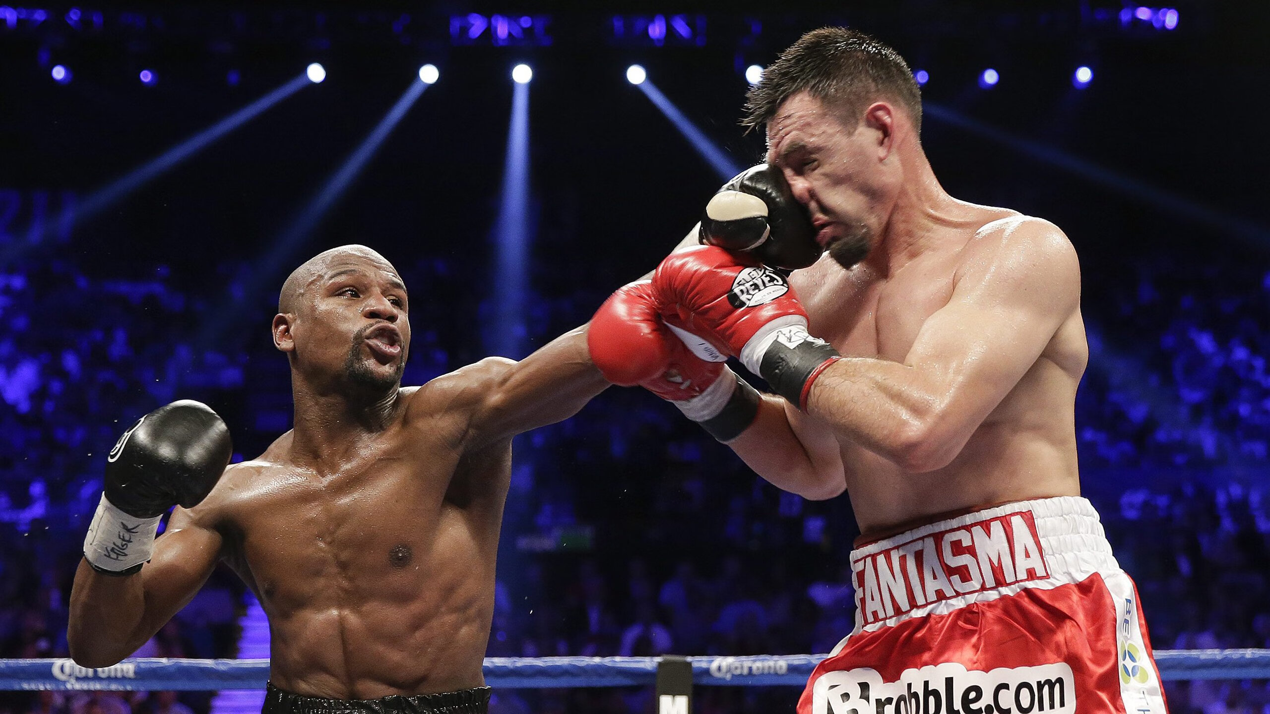 23岁新星打破尘封15年世界纪录,田径史迎来崭新篇章